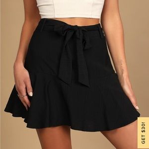 Lulus black belted ruffled skort